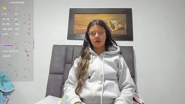 Vahiolet smith online show from June 25, 2026, 3:04 am