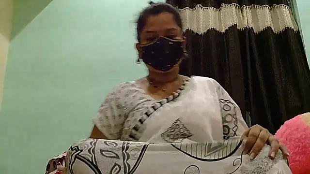 Snapshot of payal_sharma1 chatting on May 13, 2026, 1:07 pm payal sharma1 online show from May 13, 2026, 1:07 pm
