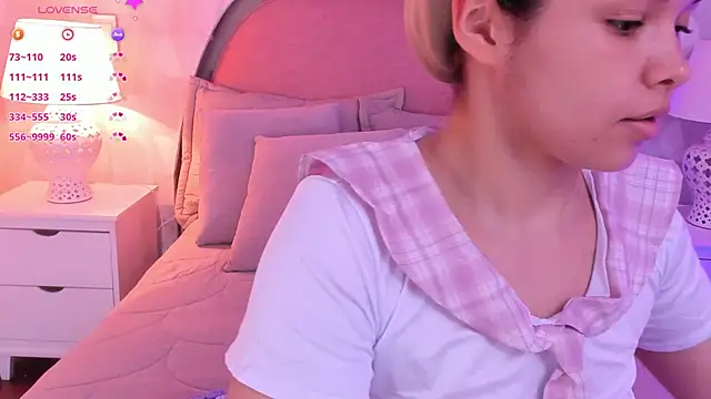 Snapshot of angeline_teen chatting on May 12, 2026, 12:11 pm angeline teen online show from May 12, 2026, 12:11 pm