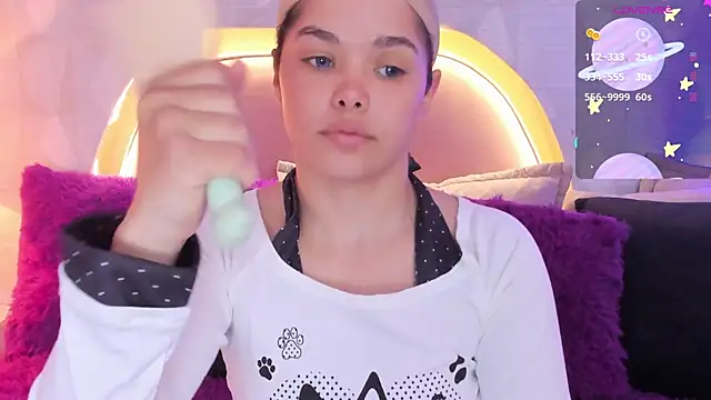 Snapshot of angeline_teen chatting on August 5, 2026, 12:32 pm angeline teen online show from August 5, 2026, 12:32 pm