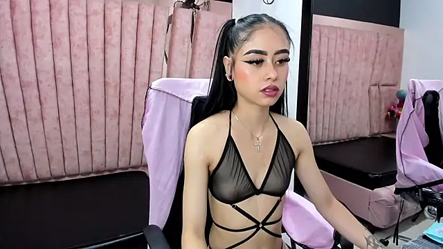 Snapshot of AnnySweett_ chatting on May 15, 2026, 3:54 pm AnnySweett online show from May 15, 2026, 3:54 pm