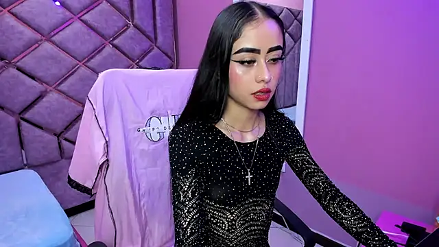Snapshot of AnnySweett_ chatting on April 17, 2026, 5:38 pm AnnySweett online show from April 17, 2026, 5:38 pm