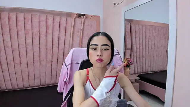 Snapshot of AnnySweett_ chatting on April 27, 2026, 4:27 pm AnnySweett online show from April 27, 2026, 4:27 pm