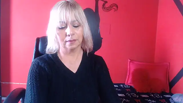 Snapshot of KLOE_PIELL chatting on June 16, 2026, 5:02 pm KLOE PIELL online show from June 16, 2026, 5:02 pm
