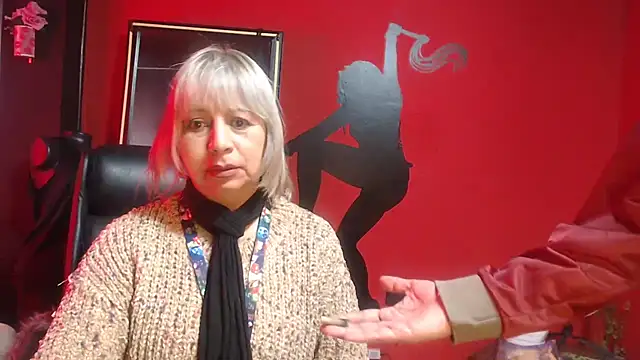 Snapshot of KLOE_PIELL chatting on December 13, 2025, 8:04 pm KLOE PIELL online show from December 13, 2025, 8:04 pm