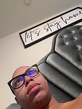 Snapshot of BubbaATL chatting on January 6, 2025, 2:36 pm BubbaATL online show from January 6, 2025, 2:36 pm