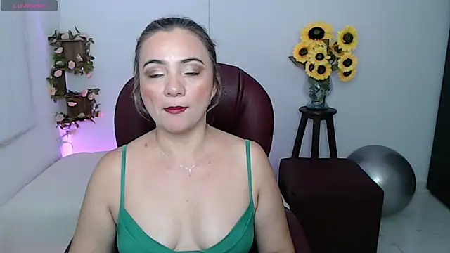 Snapshot of Ghada_milf chatting on March 16, 2026, 11:18 pm Ghada milf online show from March 16, 2026, 11:18 pm