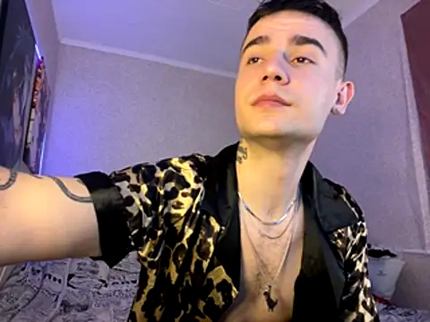 Snapshot of Mike_severi2 chatting on November 15, 2025, 12:42 pm Mike severi2 online show from November 15, 2025, 12:42 pm