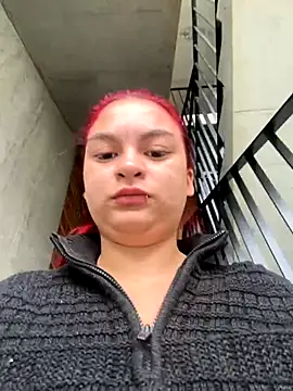 Snapshot of MiaLujan_ chatting on November 16, 2025, 12:54 pm MiaLujan online show from November 16, 2025, 12:54 pm