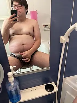 yuuki198912 online show from October 8, 2025, 3:08 am