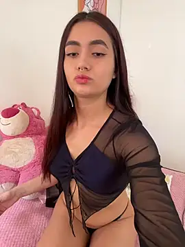 Snapshot of HallieLemon1 chatting on March 6, 2026, 5:41 pm HallieLemon1 online show from March 6, 2026, 5:41 pm