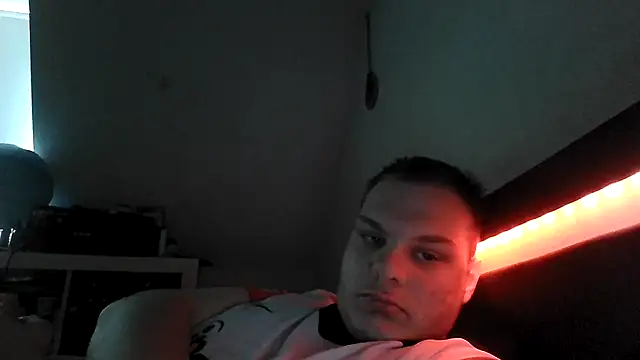 Nicolasjlhkjzl online show from April 19, 2026, 3:35 pm