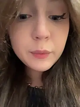 Snapshot of Peachy_Dream chatting on May 9, 2026, 4:10 pm Peachy Dream online show from May 9, 2026, 4:10 pm