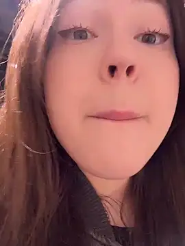 Snapshot of Peachy_Dream chatting on April 19, 2026, 6:10 pm Peachy Dream online show from April 19, 2026, 6:10 pm