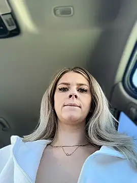 Snapshot of Love_Bri chatting on March 20, 2026, 9:43 am Love Bri online show from March 20, 2026, 9:43 am