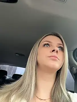 Snapshot of Love_Bri chatting on March 1, 2026, 10:48 am Love Bri online show from March 1, 2026, 10:48 am