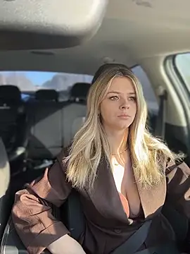 Snapshot of Love_Bri chatting on March 14, 2026, 10:32 am Love Bri online show from March 14, 2026, 10:32 am