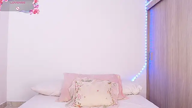 Snapshot of Meganbarko1 chatting on December 1, 2025, 12:28 pm Meganbarko1 online show from December 1, 2025, 12:28 pm