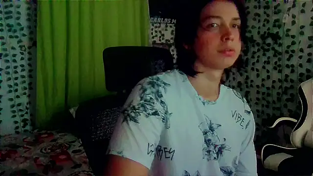 Snapshot of Andy_gray chatting on July 14, 2026, 4:57 pm Andy gray online show from July 14, 2026, 4:57 pm