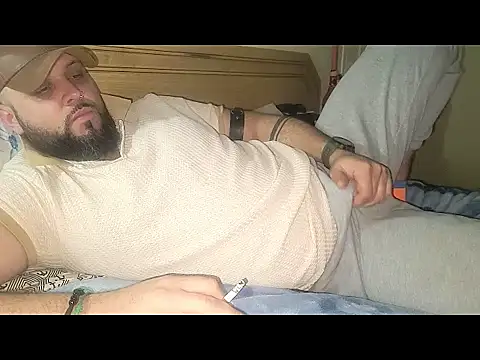 Snapshot of CuriousBear chatting on May 30, 2026, 7:52 pm CuriousBear online show from May 30, 2026, 7:52 pm