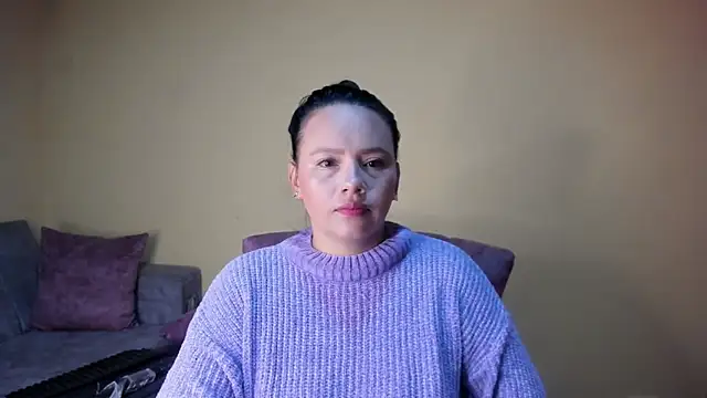 Snapshot of lauraguzman chatting on March 19, 2026, 2:44 am lauraguzman online show from March 19, 2026, 2:44 am