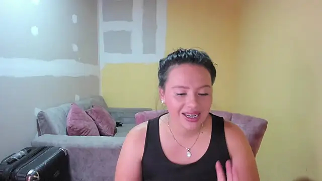 Snapshot of lauraguzman chatting on April 13, 2026, 2:59 am lauraguzman online show from April 13, 2026, 2:59 am