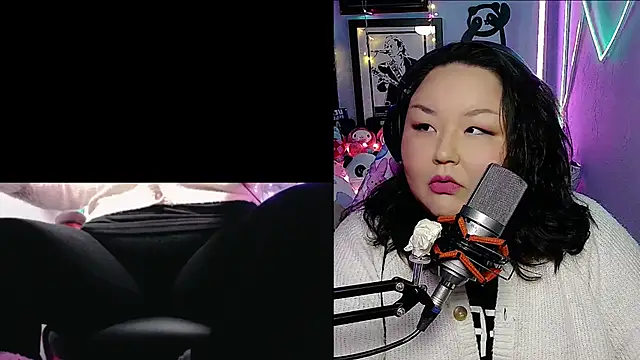 Snapshot of EmGreens chatting on March 8, 2025, 3:17 am EmGreens online show from March 8, 2025, 3:17 am