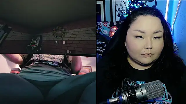 Snapshot of EmGreens chatting on January 19, 2025, 3:39 am EmGreens online show from January 19, 2025, 3:39 am