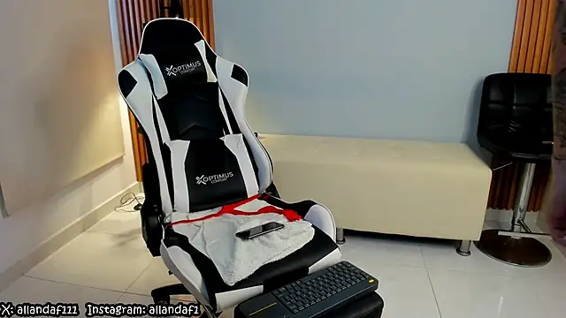 Snapshot of dafboy1 chatting on February 17, 2025, 8:38 pm dafboy1 online show from February 17, 2025, 8:38 pm