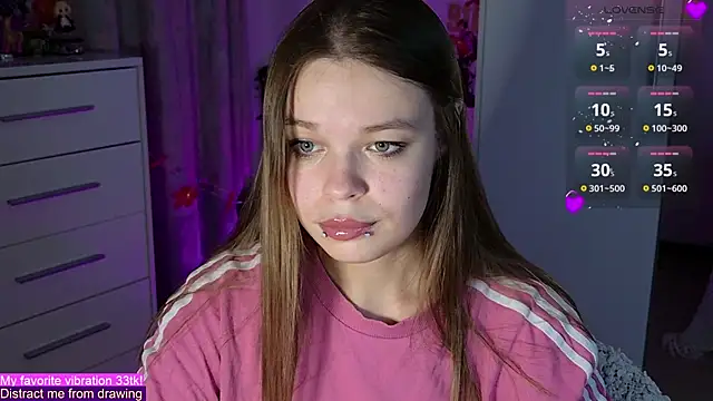 Snapshot of ValBae chatting on October 14, 2025, 9:04 pm ValBae online show from October 14, 2025, 9:04 pm