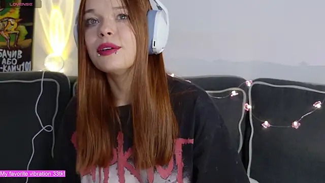 Snapshot of ValBae chatting on November 15, 2025, 10:03 pm ValBae online show from November 15, 2025, 10:03 pm