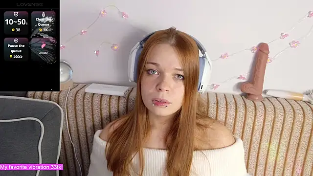 Snapshot of ValBae chatting on November 27, 2025, 10:10 pm ValBae online show from November 27, 2025, 10:10 pm