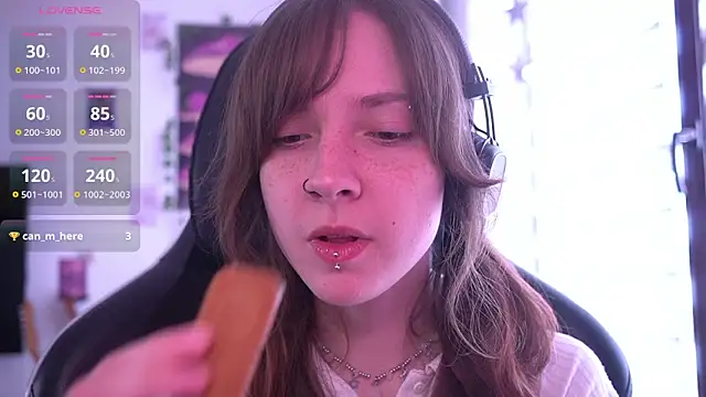 juliapie online show from April 25, 2026, 9:01 am