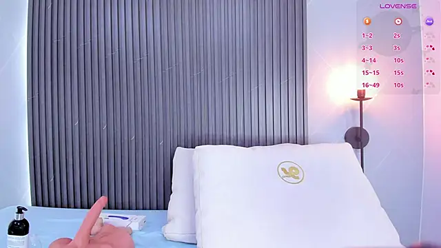 stephany roses  online show from September 20, 2025, 8:25 pm