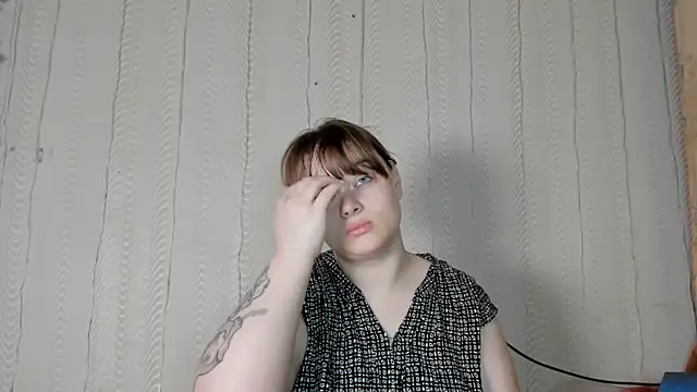 Snapshot of Seductive_She_Wolf chatting on May 15, 2026, 10:46 am Seductive She Wolf online show from May 15, 2026, 10:46 am