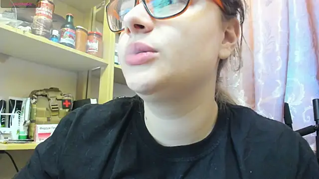 Snapshot of Seductive_She_Wolf chatting on May 31, 2026, 1:11 am Seductive She Wolf online show from May 31, 2026, 1:11 am