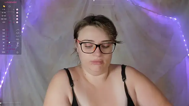 Snapshot of Seductive_She_Wolf chatting on July 27, 2026, 3:30 pm Seductive She Wolf online show from July 27, 2026, 3:30 pm