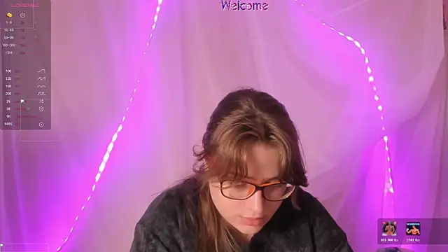 Snapshot of Seductive_She_Wolf chatting on July 8, 2026, 3:24 pm Seductive She Wolf online show from July 8, 2026, 3:24 pm