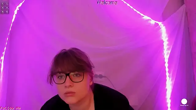 Snapshot of Seductive_She_Wolf chatting on June 2, 2026, 2:50 pm Seductive She Wolf online show from June 2, 2026, 2:50 pm