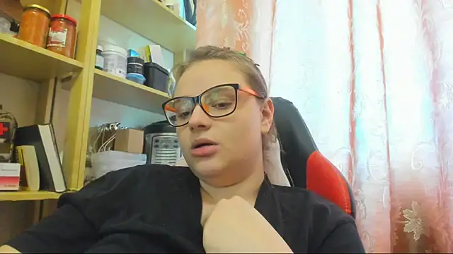 Snapshot of Seductive_She_Wolf chatting on June 3, 2026, 2:56 am Seductive She Wolf online show from June 3, 2026, 2:56 am