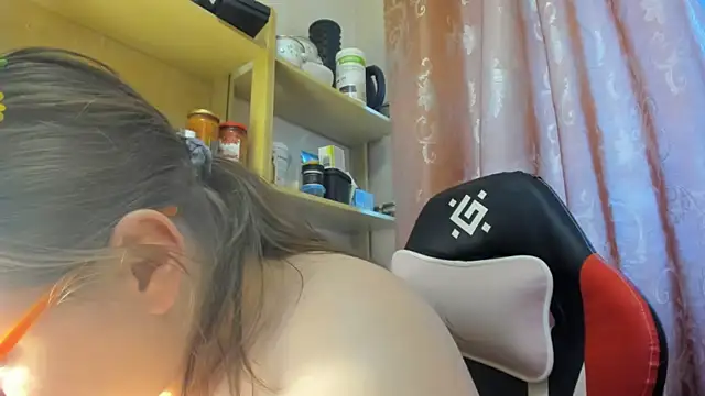 Seductive She Wolf online show from April 27, 2026, 2:53 am