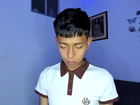 Snapshot of horny_pair chatting on April 3, 2026, 8:37 pm horny pair online show from April 3, 2026, 8:37 pm