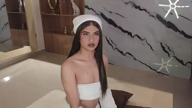 Sophia Cambpell online show from August 5, 2026, 10:26 pm