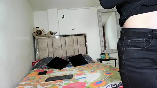 alanaanddaphne online show from November 10, 2025, 3:06 pm