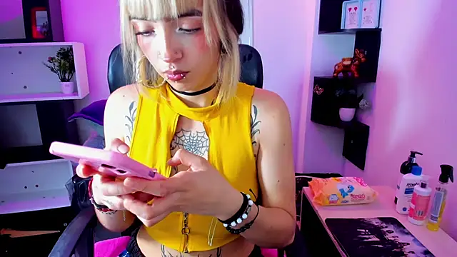 Snapshot of Samantha_Smiith chatting on August 7, 2026, 4:29 am Samantha Smiith online show from August 7, 2026, 4:29 am