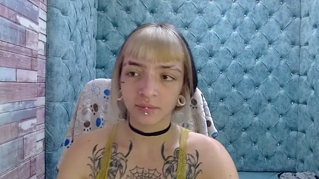 Snapshot of Samantha_Smiith chatting on October 24, 2025, 4:11 am Samantha Smiith online show from October 24, 2025, 4:11 am