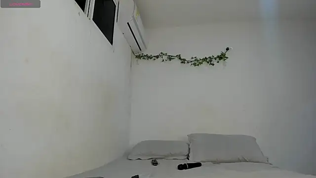 ashley lemus online show from May 2, 2026, 1:33 am