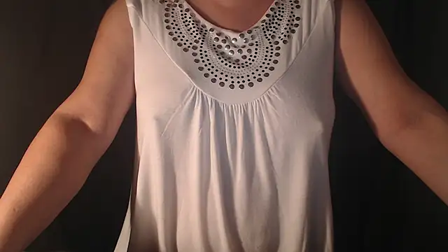 Snapshot of 1BECHA1 chatting on October 10, 2025, 9:59 pm 1BECHA1 online show from October 10, 2025, 9:59 pm