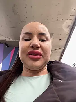 Snapshot of beautydiamond chatting on March 17, 2026, 10:40 am beautydiamond online show from March 17, 2026, 10:40 am