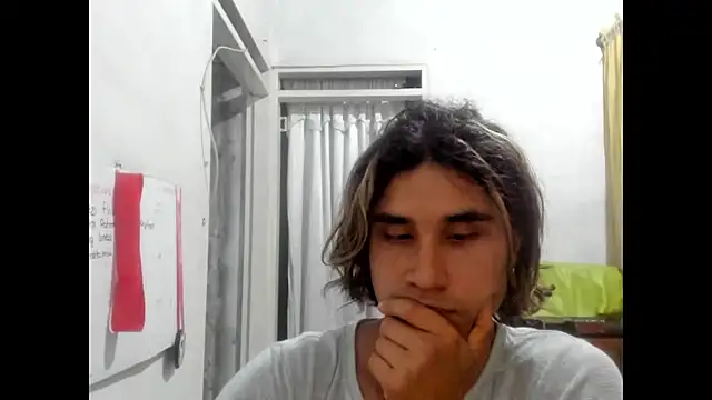 Snapshot of SophiaLevis chatting on January 19, 2025, 1:43 am SophiaLevis online show from January 19, 2025, 1:43 am